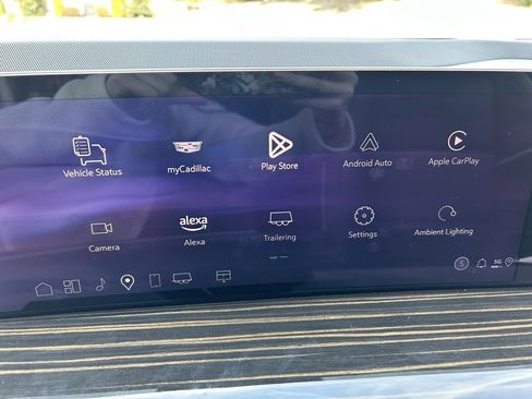 Used 2025 Cadillac Escalade ESV Premium Luxury image 34