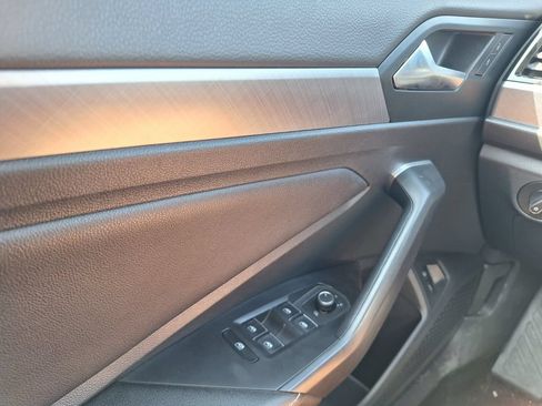 Used 2024 Volkswagen Jetta SE FWD image 18