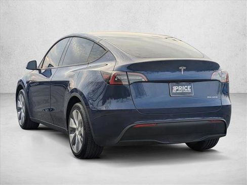 Used 2022 Tesla Model Y Long Range image 8
