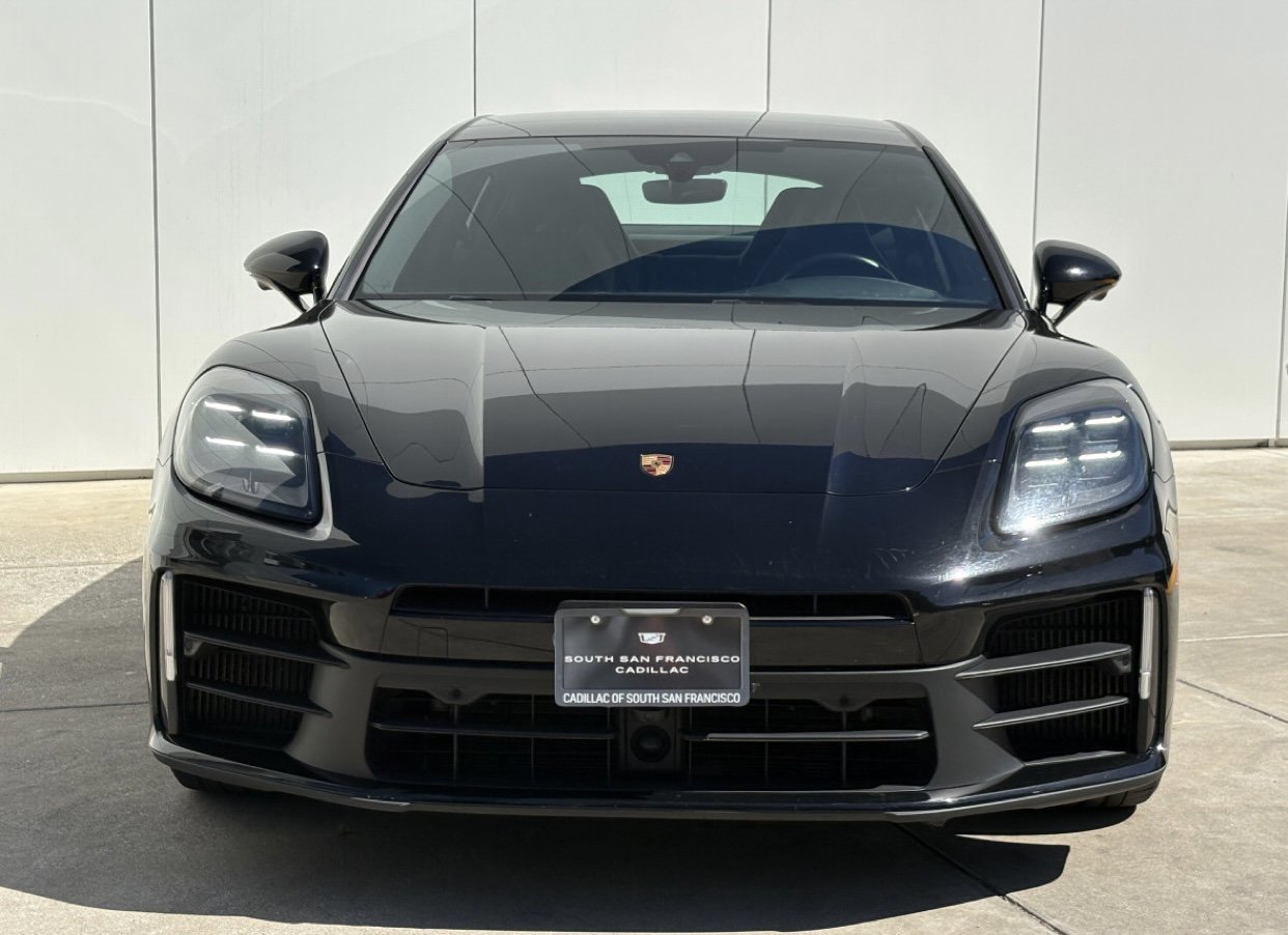 Used 2025 Porsche Panamera RWD image 3