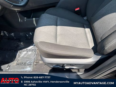 Used 2025 Nissan Rogue SV AWD/4WD image 9