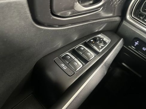 Certified 2025 Kia Sorento EX w/ Panoramic Sunroof Package image 16