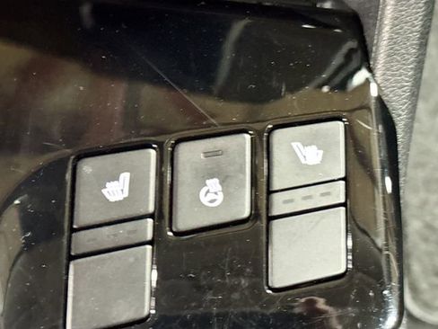 Used 2023 Kia Sportage EX image 21