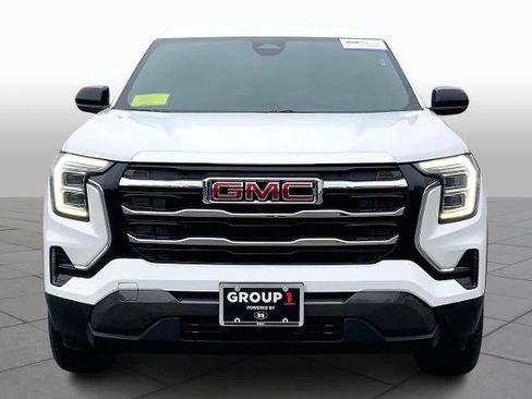 Used 2025 GMC Terrain Elevation image 2