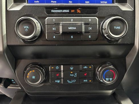 Used 2020 Ford F150 XLT w/ Equipment Group 302A Luxury AWD/4WD image 27