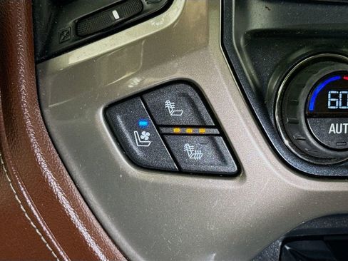 Used 2016 Chevrolet Silverado 2500 High Country w/ Duramax Plus Package AWD/4WD image 19