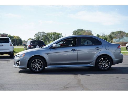 Used 2017 Mitsubishi Lancer ES image 6