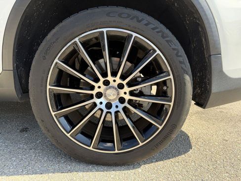 Used 2017 Mercedes-Benz GLC 300 w/ Premium 2 Package image 18