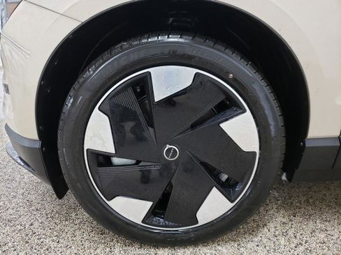 New 2026 Volvo EX30 Plus image 12