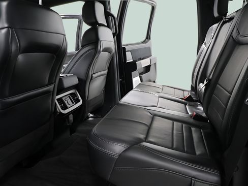 Used 2025 Ford F250 Platinum AWD/4WD image 29