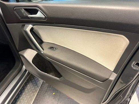 Used 2018 Volkswagen Tiguan S FWD image 11