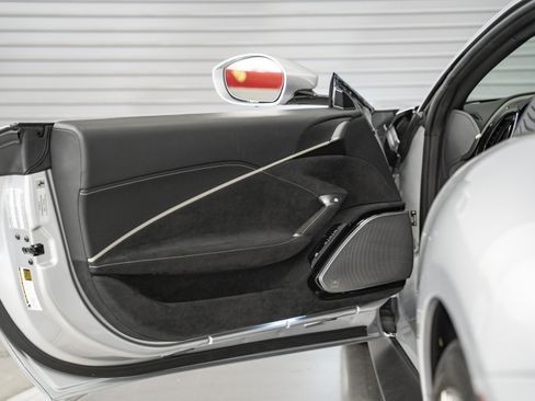Used 2021 Ferrari Roma RWD image 17