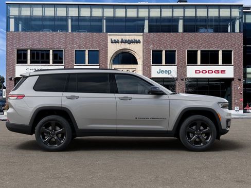 New 2025 Jeep Grand Cherokee L Altitude image 21