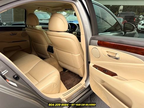 Used 2016 Lexus LS 460 w/ Comfort Package RWD image 30