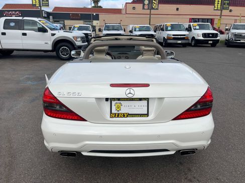 Used 2011 Mercedes-Benz SL 550 image 12
