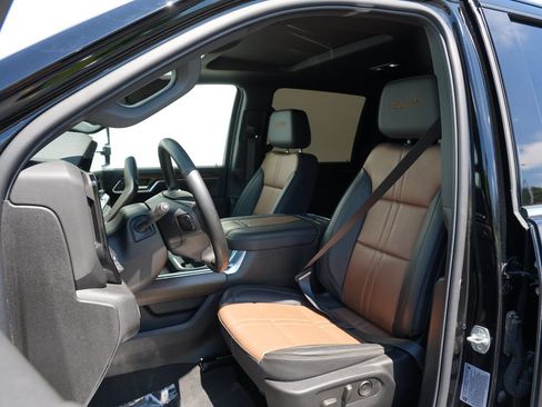 Certified 2025 Chevrolet Silverado 3500 High Country w/ High Country Premium Package AWD/4WD image 12