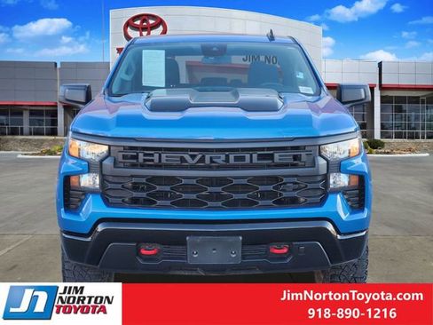 Used 2024 Chevrolet Silverado 1500 Custom Trail Boss w/ LPO, Dark Essentials Package image 2