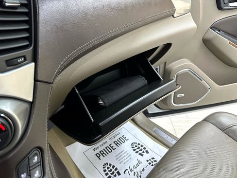 Used 2018 Chevrolet Suburban Premier image 33