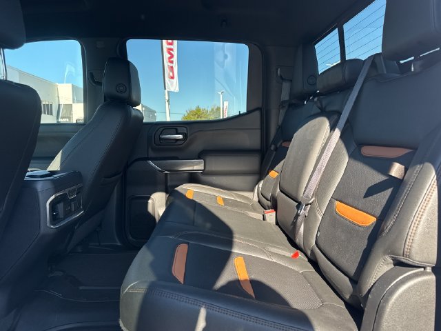 Used 2021 GMC Sierra 1500 AT4 w/ Technology Package AWD/4WD image 11