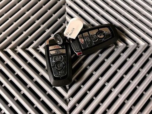 Used 2023 Lincoln Navigator L Reserve image 9