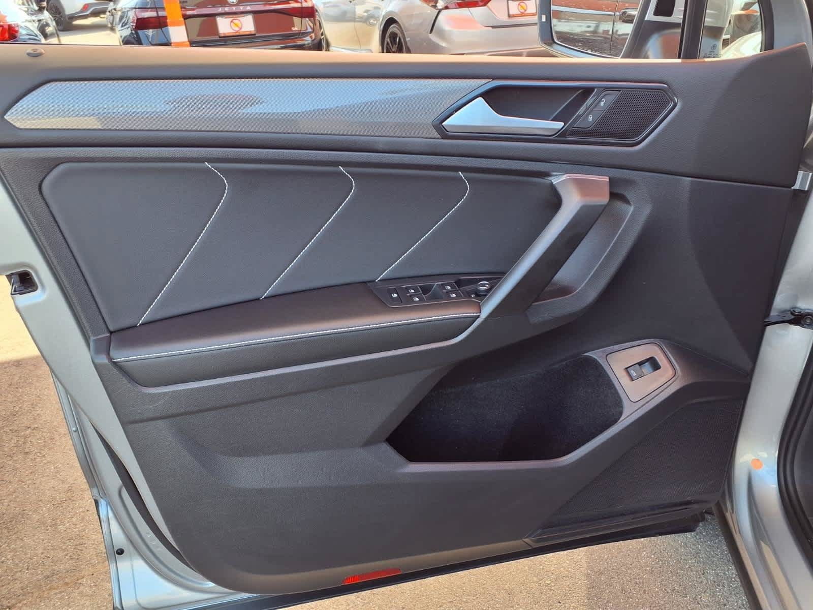 Used 2022 Volkswagen Tiguan SE FWD image 15