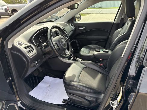 Used 2018 Jeep Compass Latitude w/ Cold Weather Group AWD/4WD image 24