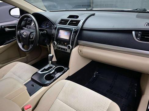 Used 2014 Toyota Camry LE FWD image 14