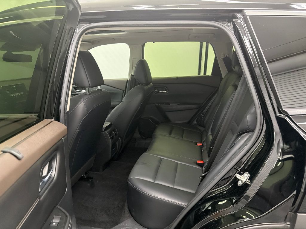 Used 2023 Nissan Rogue SV w/ SV Premium B Package FWD image 22