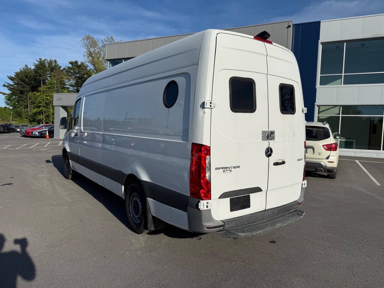 Used 2021 Mercedes-Benz Sprinter 2500 image 8