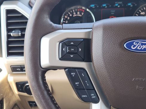 Used 2019 Ford F150 Lariat w/ Equipment Group 502A Luxury AWD/4WD image 27