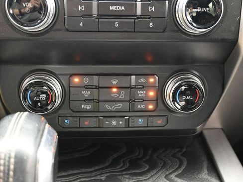 Used 2019 Ford F150 Platinum w/ Equipment Group 701A Luxury image 15