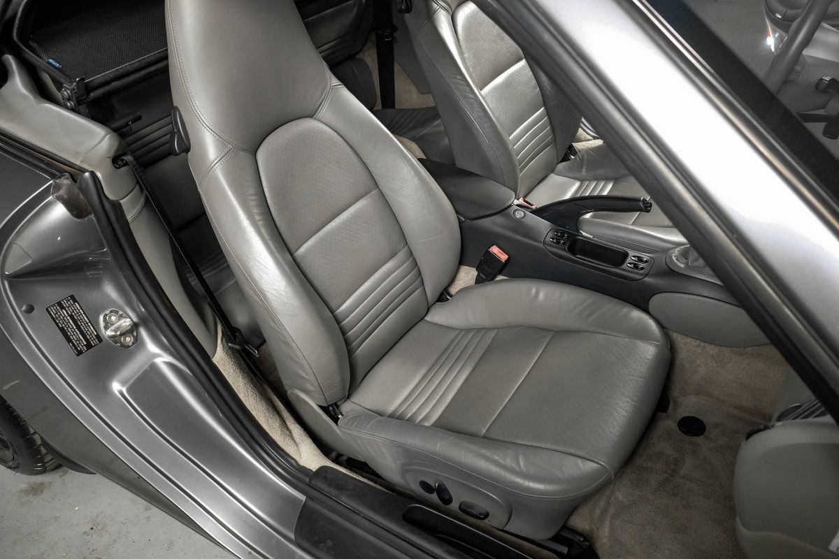 Used 2001 Porsche 911 Carrera RWD image 24