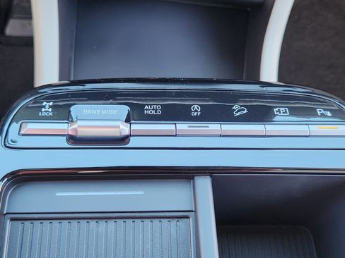 New 2026 Hyundai Tucson Limited image 32