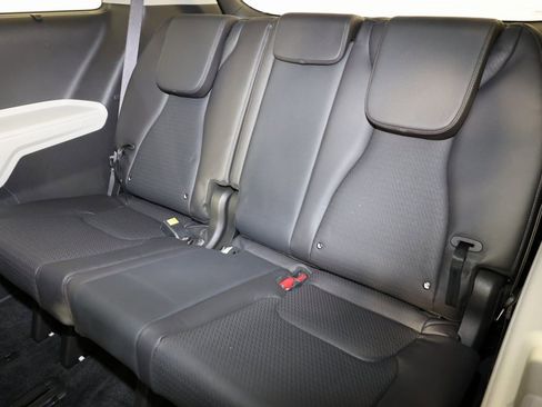 Used 2024 Kia Carnival SX Prestige image 12