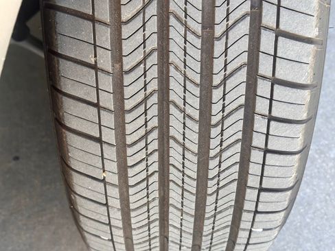 Used 2024 Genesis GV60 RWD image 3