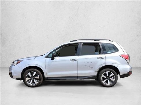 Used 2017 Subaru Forester 2.5i w/ Alloy Wheel Package AWD/4WD image 8