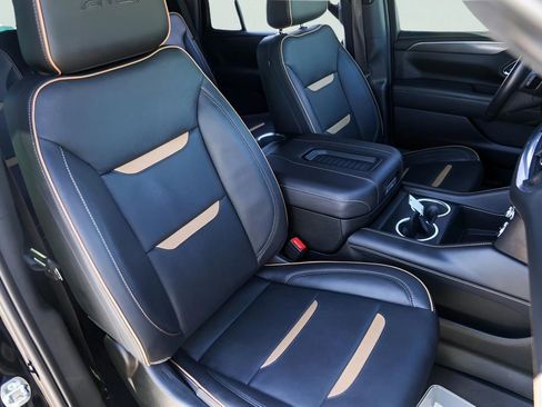 Used 2023 GMC Yukon AT4 w/ AT4 Premium Package image 34