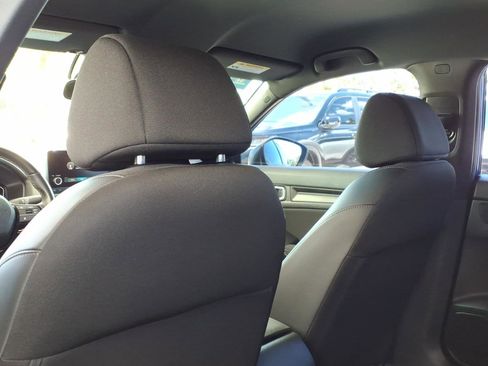 Used 2023 Honda Civic Sport image 8
