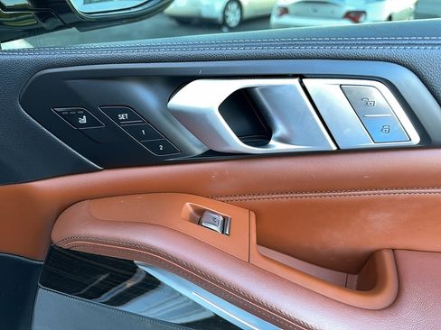 Used 2019 BMW X7 xDrive50i w/ M Sport Package image 29