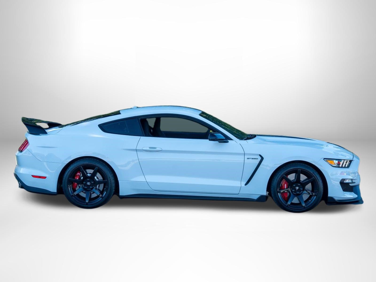 Used 2019 Ford Mustang Shelby GT350R w/ GT350R Equipment Group 920A RWD image 9