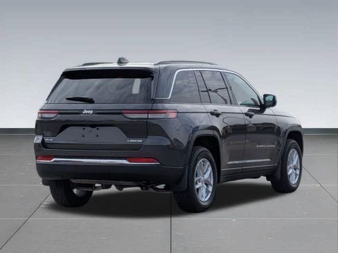 Certified 2025 Jeep Grand Cherokee Laredo X w/ Luxury Tech Group I AWD/4WD image 6