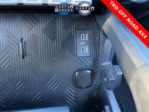 Used 2024 Toyota Tacoma TRD Off-Road image 9