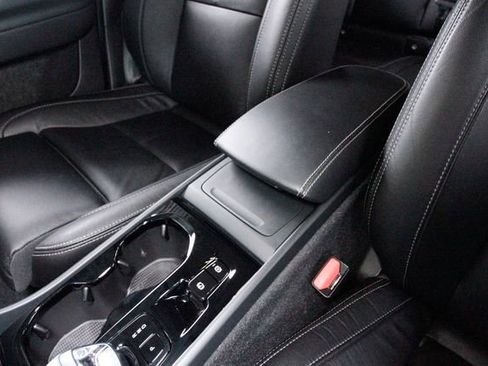 Certified 2023 Volvo XC40 B5 Plus w/ Protection Package Premier image 11