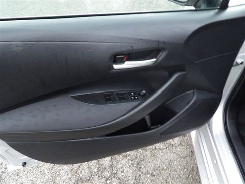 Used 2021 Toyota Corolla LE image 15
