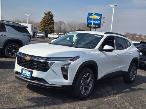 New 2026 Chevrolet Trax LT image 3