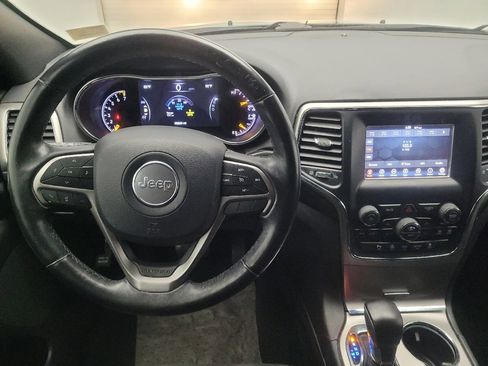 Used 2019 Jeep Grand Cherokee Laredo w/ Security & Convenience Group image 22