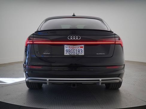 Used 2022 Audi e-tron Premium Plus w/ Premium Plus Package image 4