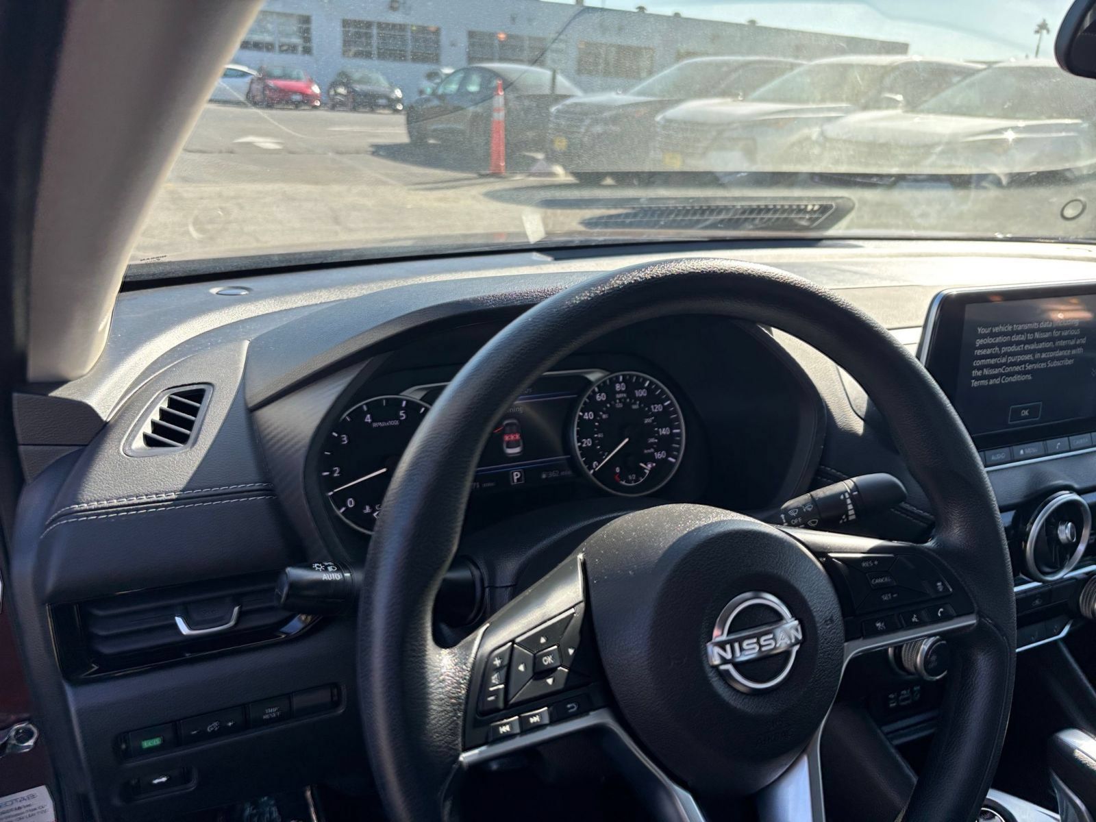 Used 2025 Nissan Sentra SV FWD image 33