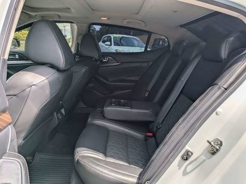 Used 2018 Nissan Maxima Platinum FWD image 14