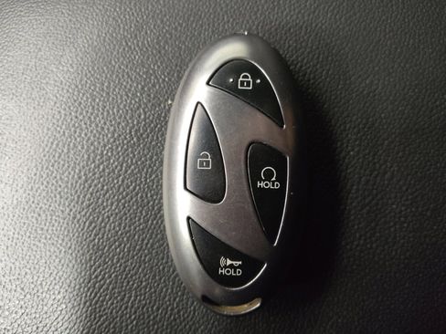 Used 2025 Hyundai Elantra SEL image 32